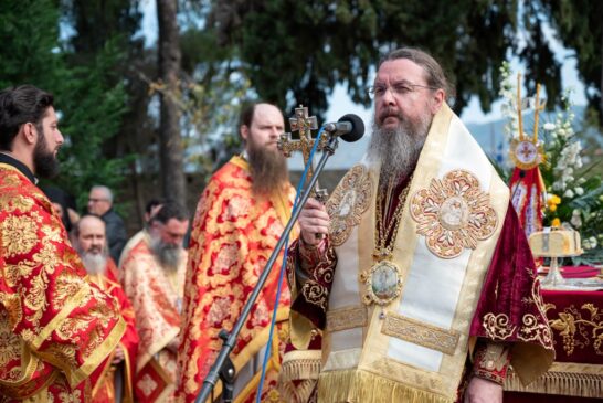 Αιτωλοακαρνανίας Δαμασκηνός:  «Το Μεσολόγγι θα στέκει πάντοτε  άσβεστο σύμβολο της ψυχής του Ελληνισμού μέσα στους Αιώνες   Αναστάσιμη Θεία Λειτουργία στον Κήπο των Ηρώων