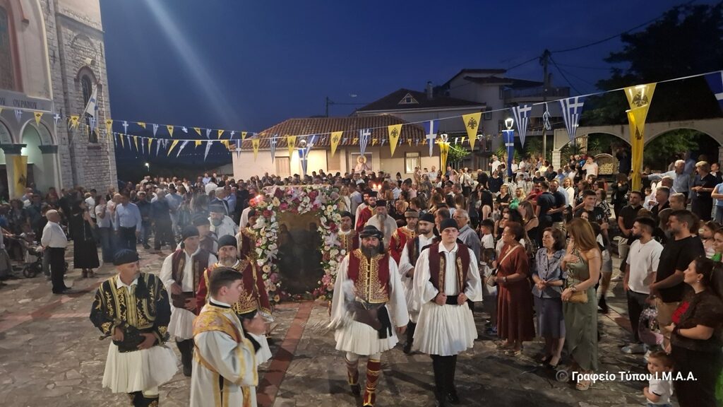 Εσπερινός του Αγίου Πνεύματος στην Ιερά Μητρόπολη Αιτωλίας και Ακαρνανίας
